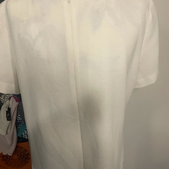 Dylan Gray business casual white boxy embellished jewel small  top - Picture 3 of 5